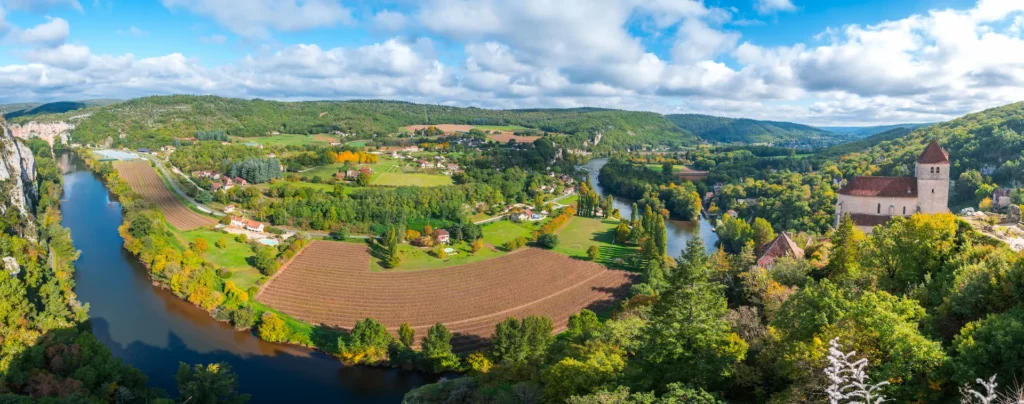 Partez à la découverte de la Vallée la Dordogne près du Camping dans le Lot.