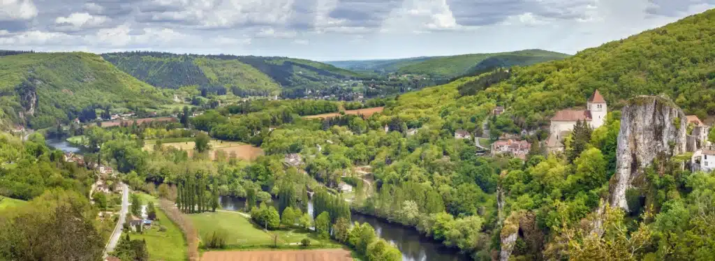 Camping dans le Lot au cœur de la Vallée de Dordogne.