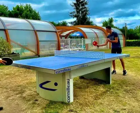 table de ping-pong à disposition au camping de la sole