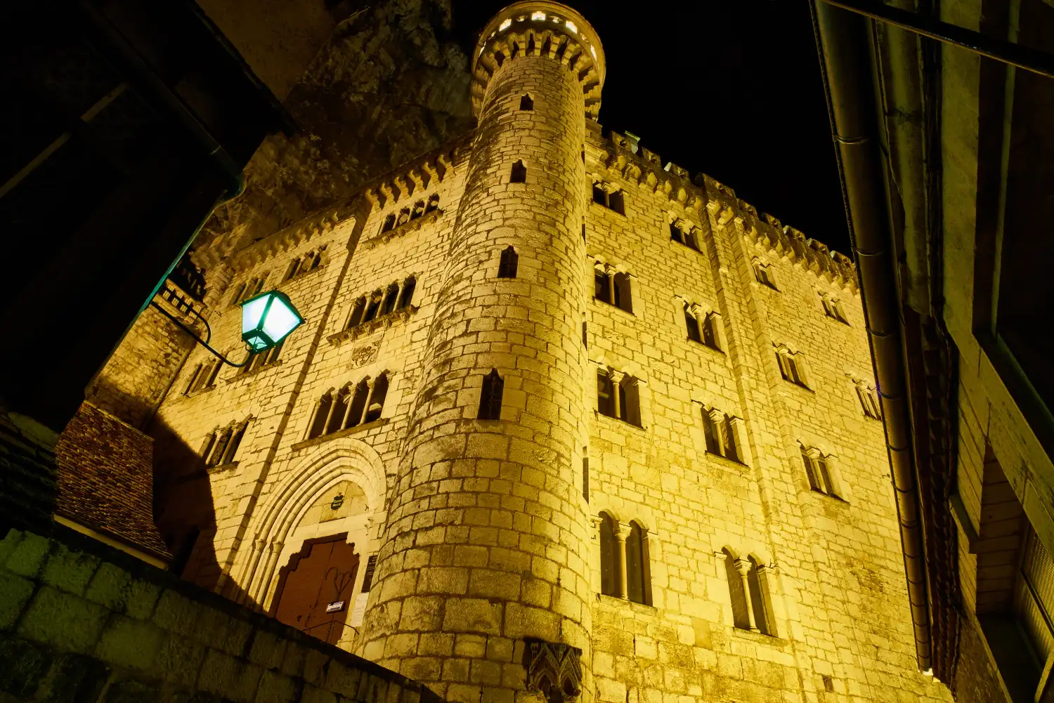 Visite de la cité de Rocamadour illuminée de nuit